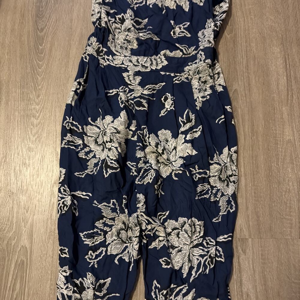 Abercrombie & Fitch Navy Floral Jumpsuit, Medium‎ - Picture 3 of 10